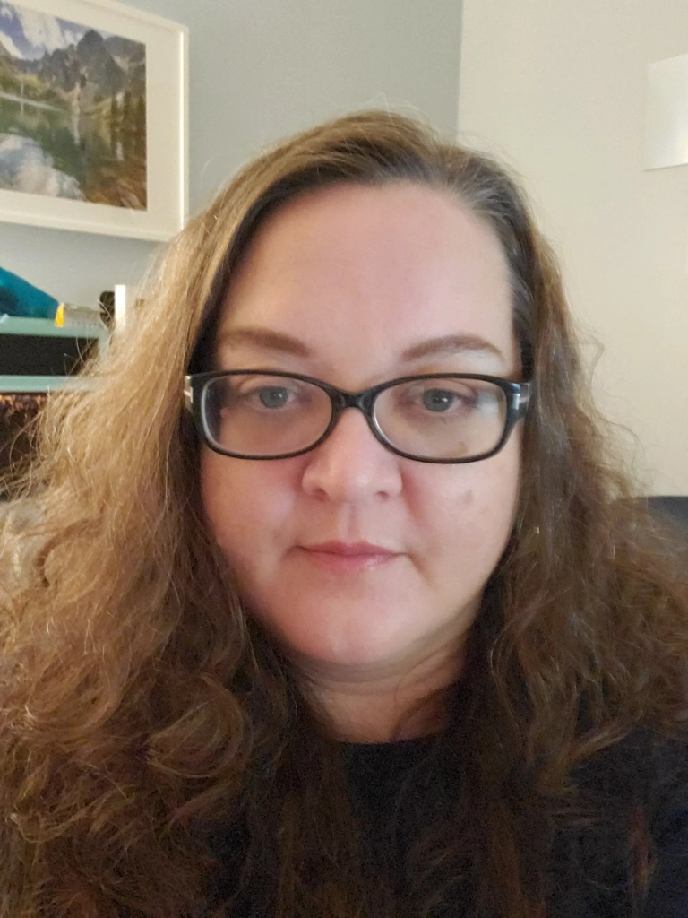 Laura Pearl, LCSW, trauma therapist in her Upper East Side NYC office